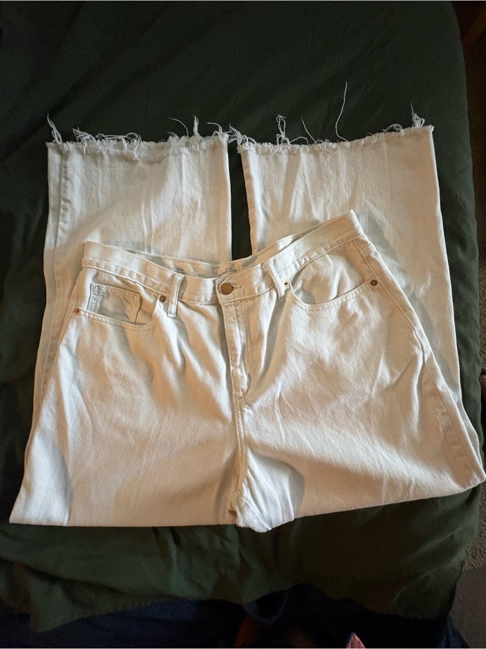 High-Rise White Crop Jeans with Raw Hem